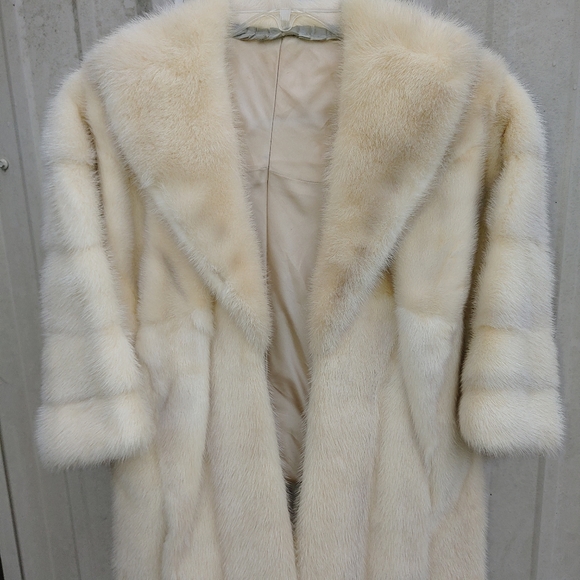 Jackets & Blazers - REAL FUR GENUINE WHITE MINK FUR SHAWL CAPE STOLE FITS: SIZES MEDIUM - 1XL